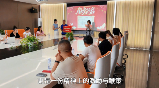 金榜题名 筑梦启航丨涂小二颁发助学金，助力员工子女扬帆大学